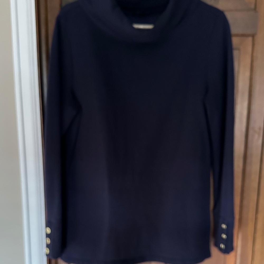 Elegant Turtleneck Sweatshirt